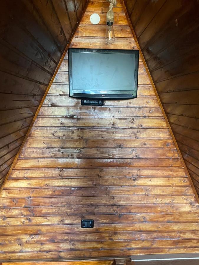 Cabana Tip A La 300 M De Castel Hunedoara Exteriör bild