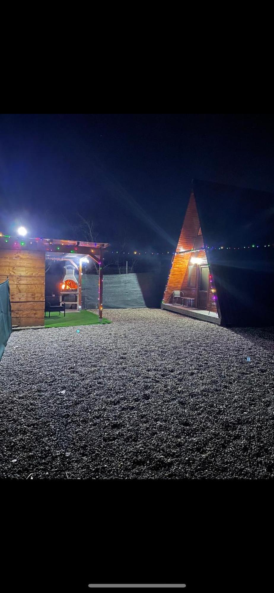 Cabana Tip A La 300 M De Castel Hunedoara Exteriör bild